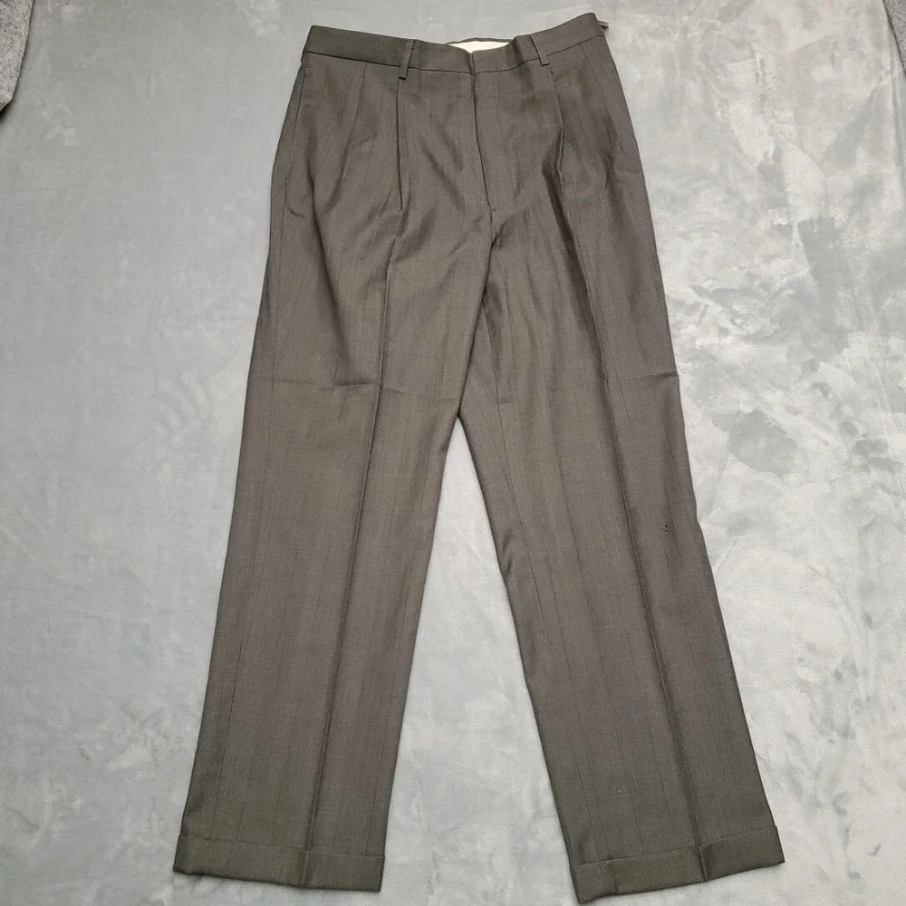 VTG Haggar Pants Mens 34x30 Gray Gentleman Fit Pleated Dress Retro Made In USA